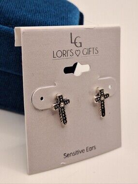 Lori's Gifts Silver Cross Stud Earrings